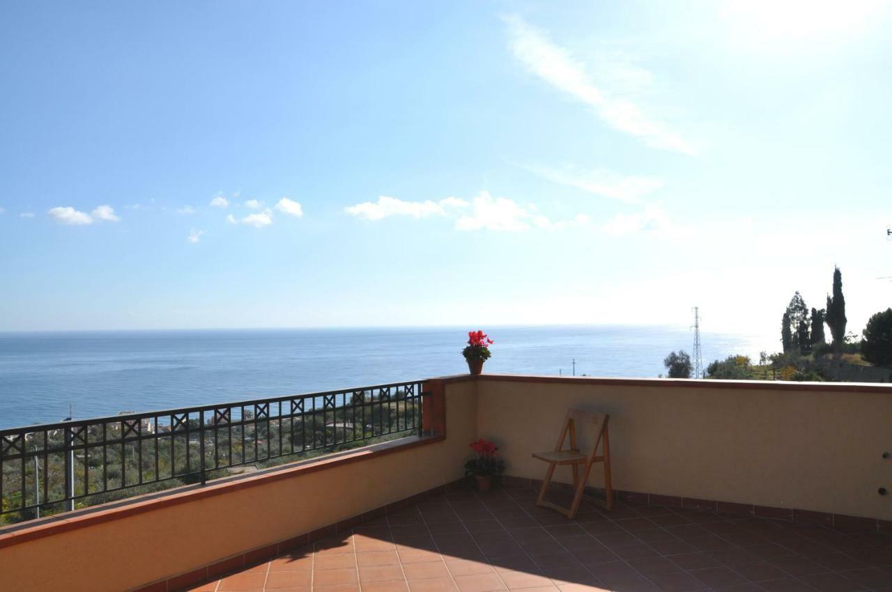 Villa Gemma Di Mare 산타 테레사 디 리바 외부 사진