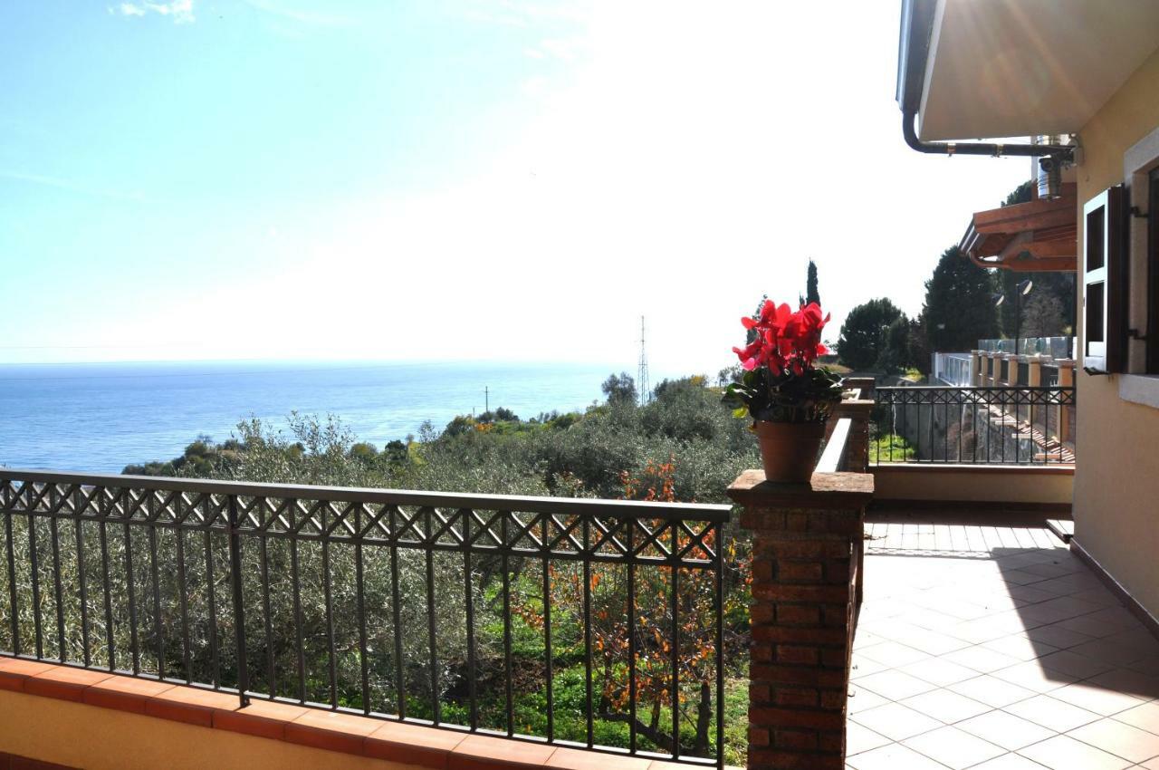 Villa Gemma Di Mare 산타 테레사 디 리바 외부 사진