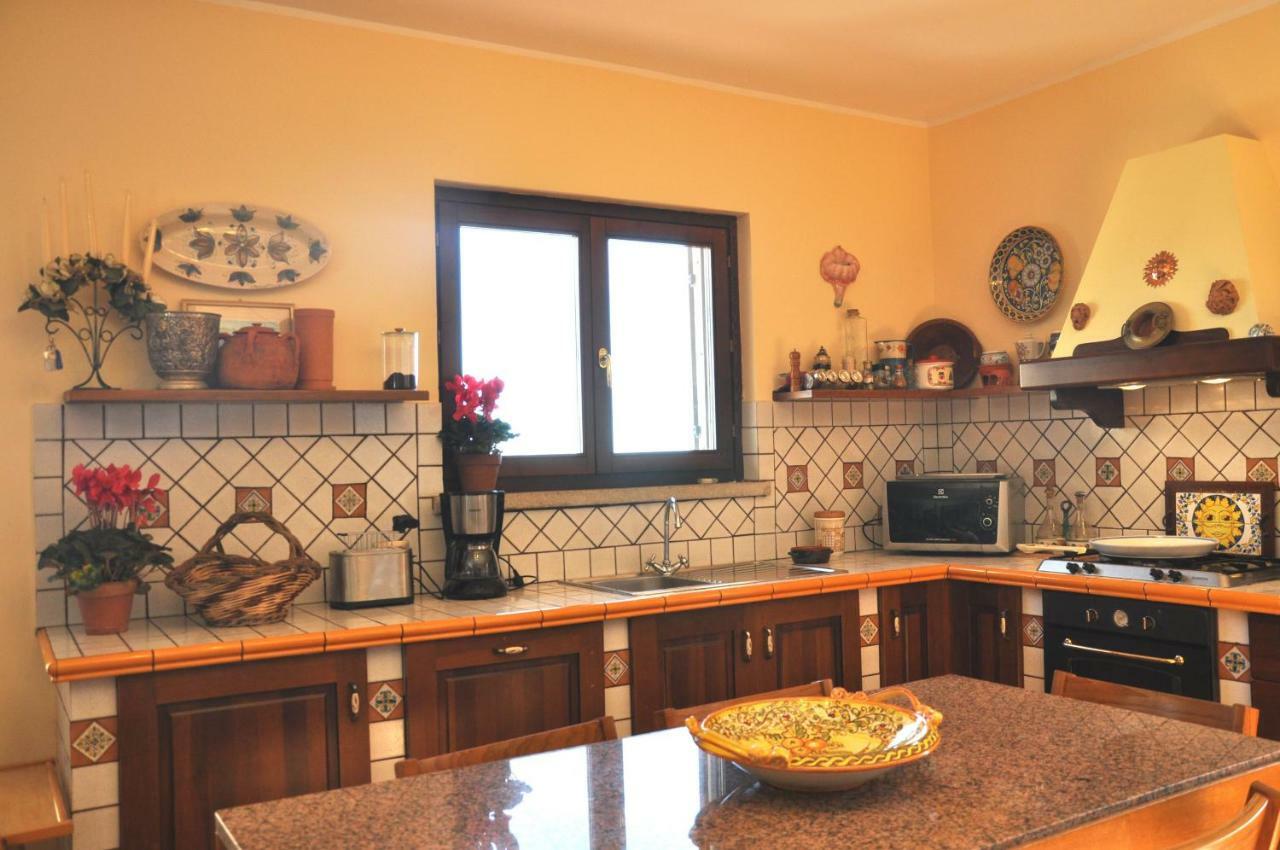 Villa Gemma Di Mare 산타 테레사 디 리바 외부 사진