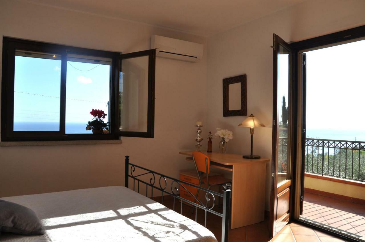 Villa Gemma Di Mare 산타 테레사 디 리바 외부 사진