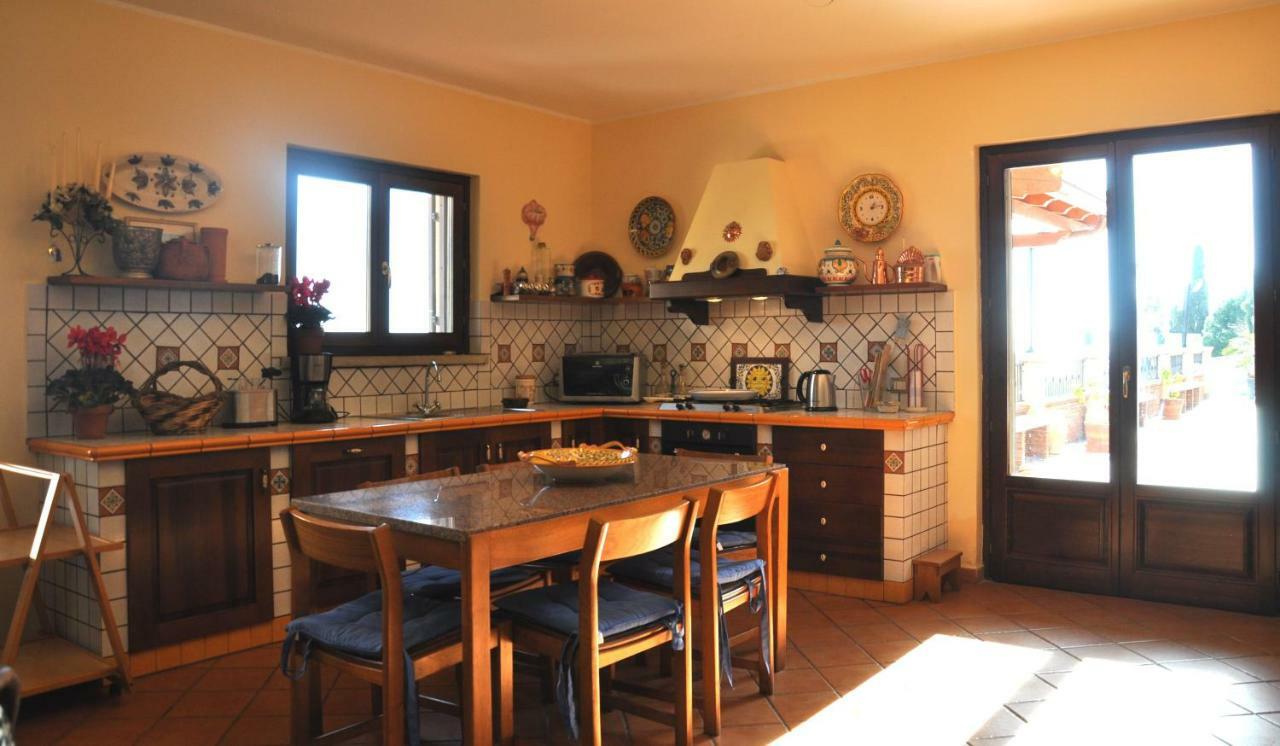 Villa Gemma Di Mare 산타 테레사 디 리바 외부 사진