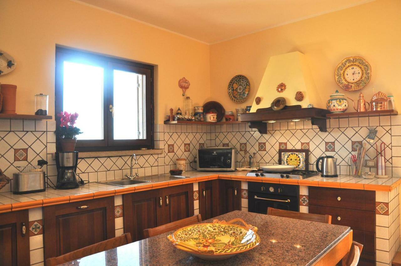 Villa Gemma Di Mare 산타 테레사 디 리바 외부 사진